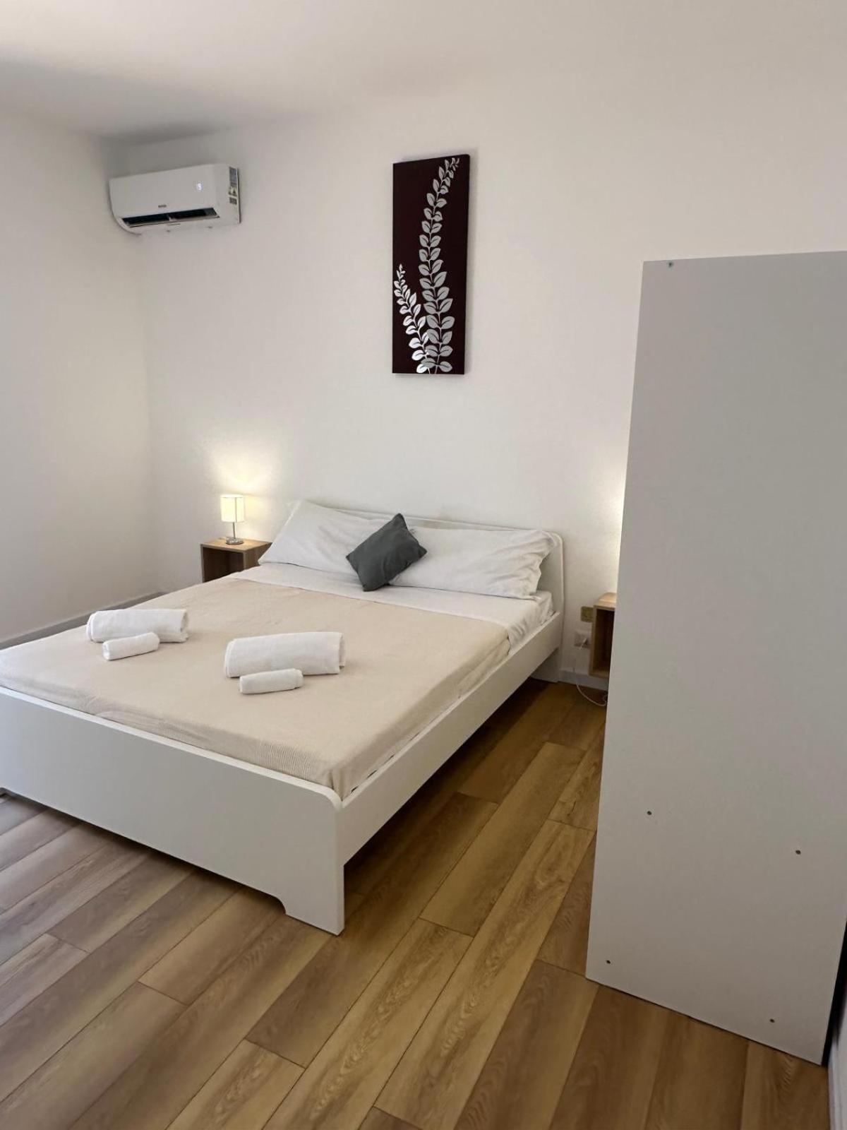 We Home Taormina Center With Parking מראה חיצוני תמונה